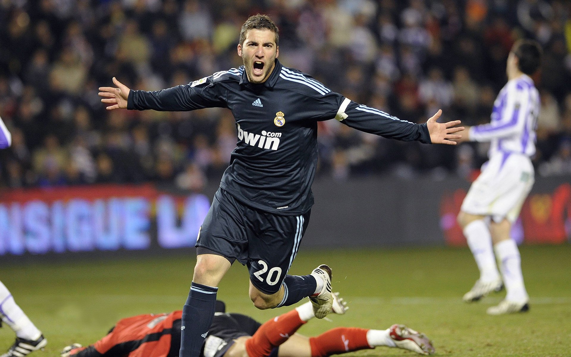 开云下载-西甲国家德比焦点战与尤文速胜伊朗，足球世界的双重启示